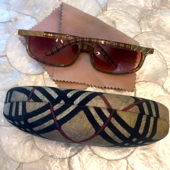 BURBERRY Authentic Unisex Sunglass Frames - PLUS Case & Cleaning Cloth! - Picture 6 of 14